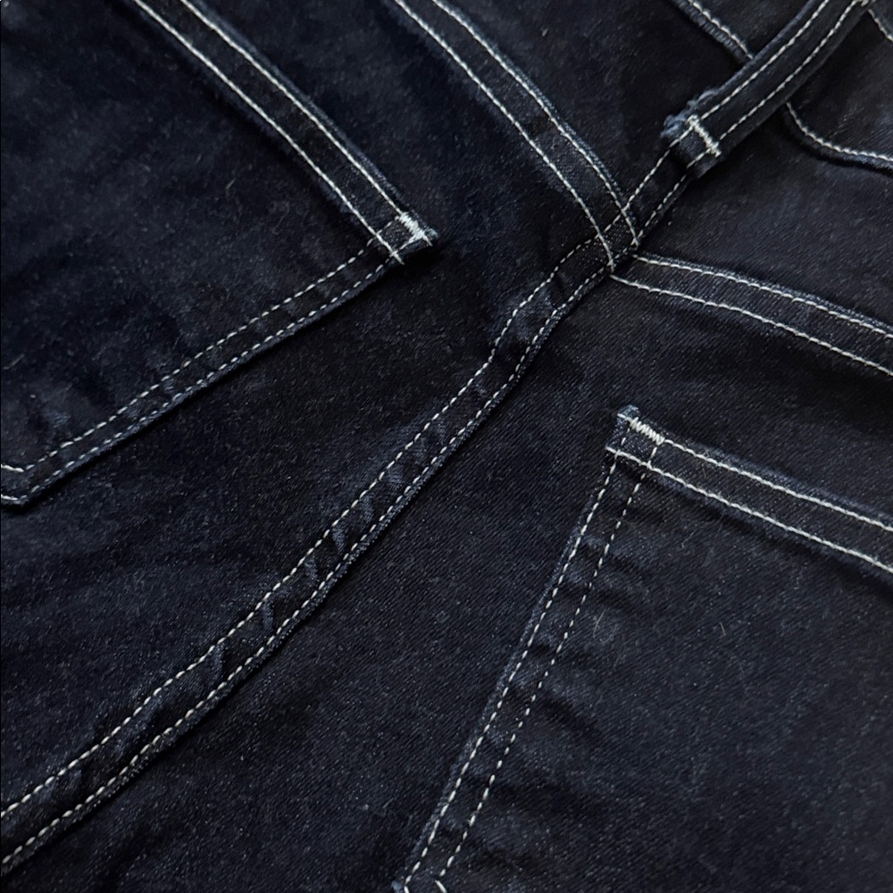 Veronica Beard Beverly Flare Jeans - Picture 5 of 9